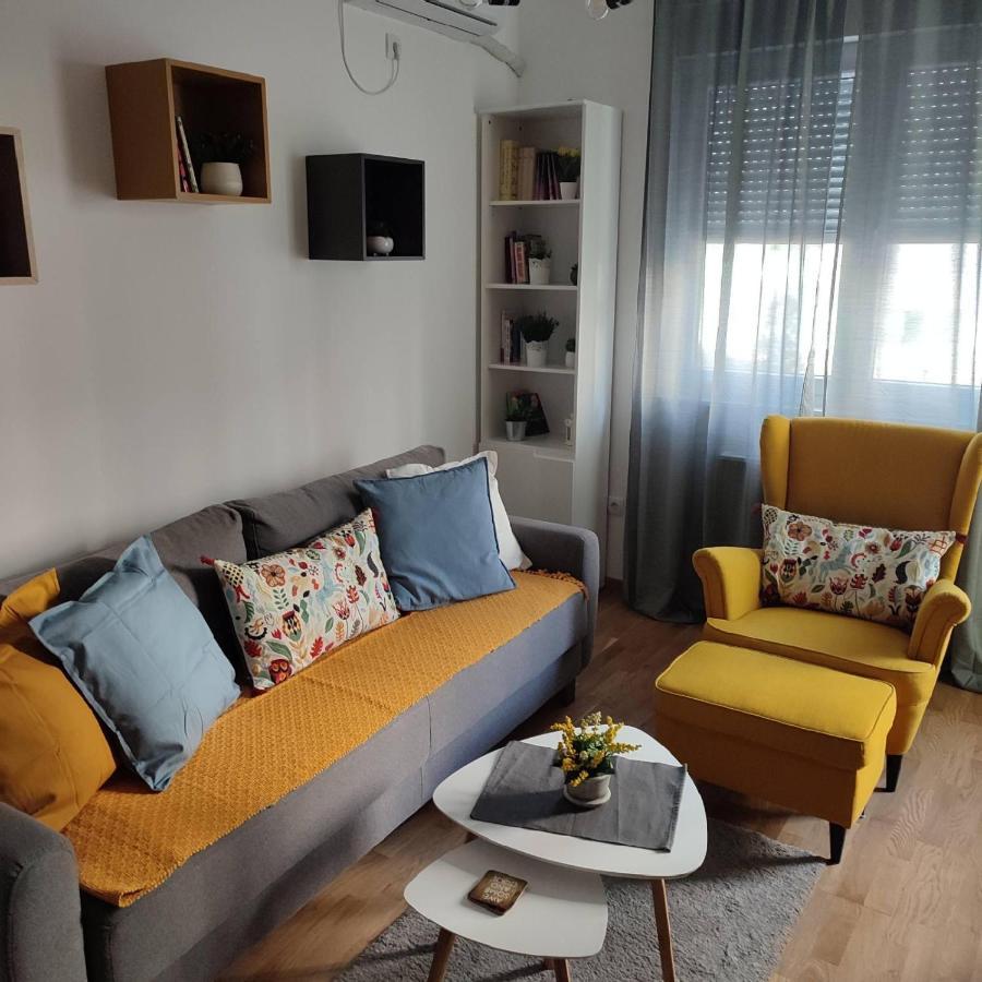 Center Firefly Gardens Apartment Novi Sad Esterno foto
